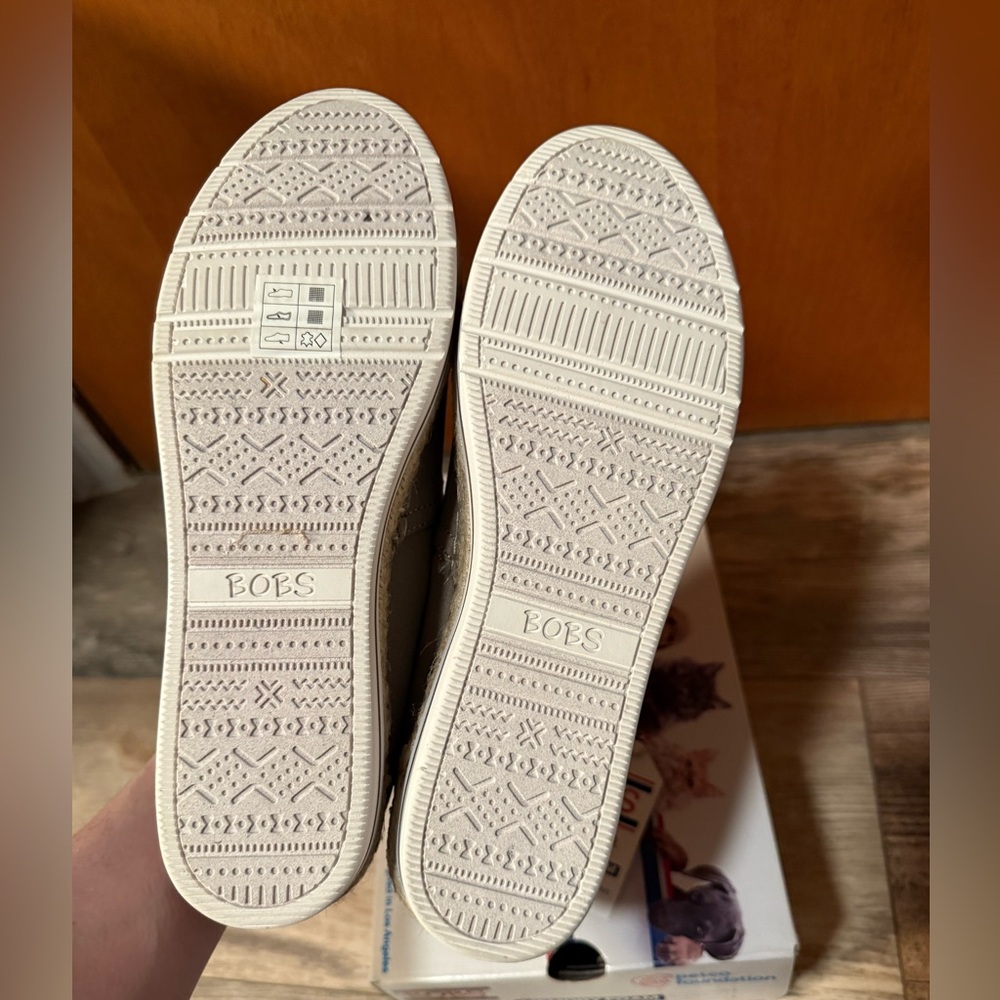 Skechers Taupe Canvas Espadrille Slip-Ons, Box included, worn once - Picture 3 of 11